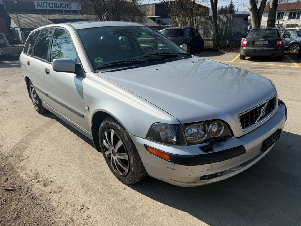 VOLVO V40 2.0T