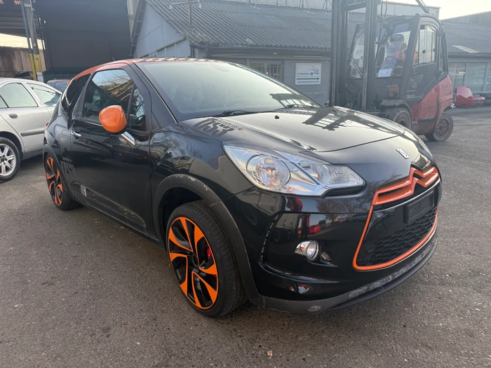 DS AUTOMOBILES DS3 1.6 THP Racing